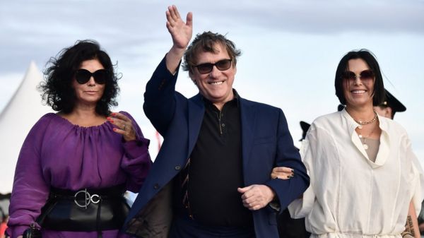 Скончался народный артист России Валерий Гаркалин. Он болел коронавирусом