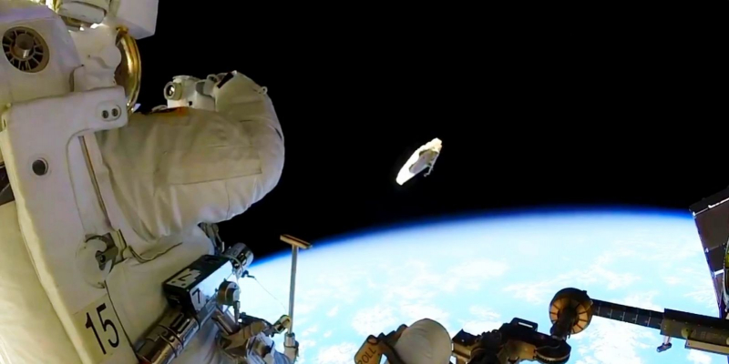 Космический мусор дважды за день приближался к МКС
