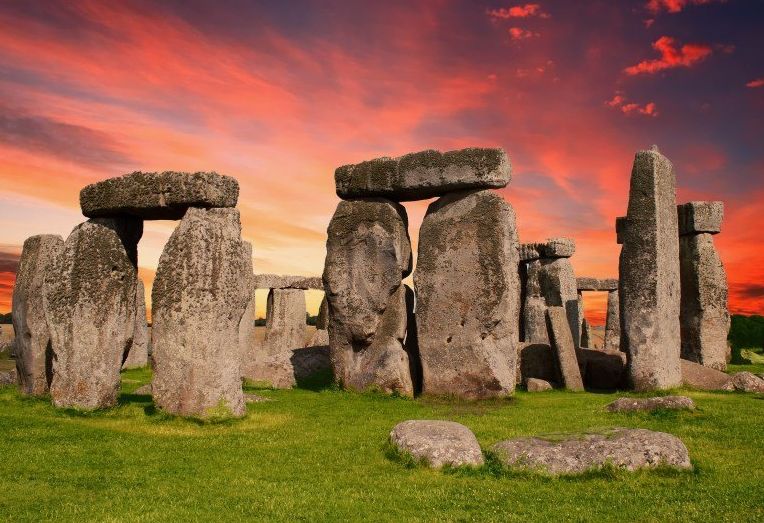 Исследователи подтвердили, что древние ямы недалеко от Стоунхенджа сделаны руками человека