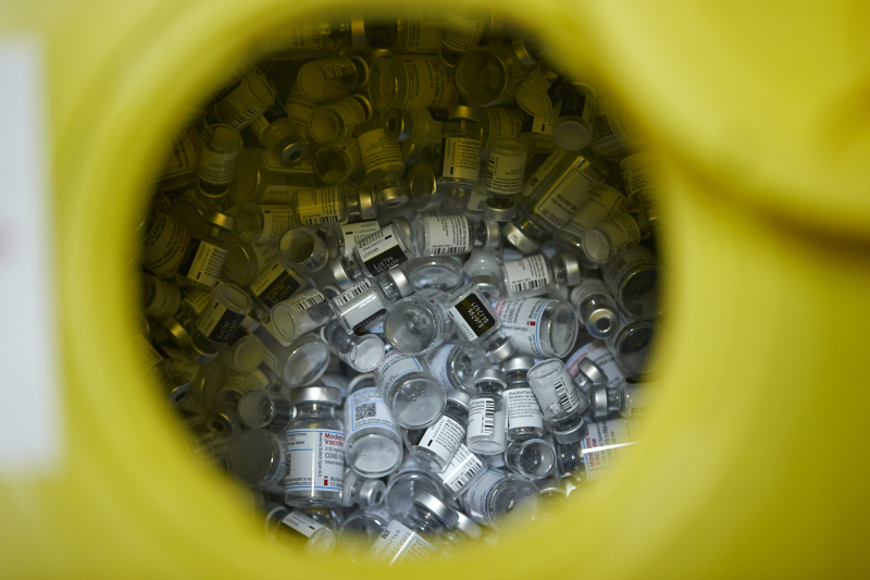 США заказали "миллионы доз" таблеток Pfizer от COVID-19