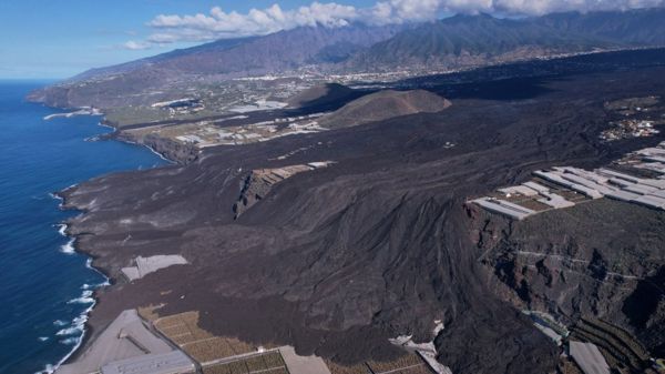 Извержение вулкана Кумбре-Вьеха на Пальме закончилось. Вот что оно сделало с островом за три месяца