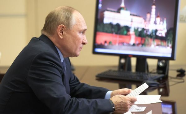 Дайджест: "Никаких переговоров по Украине без участия Украины", и что стоит за словами Путина о геноциде в Донбассе