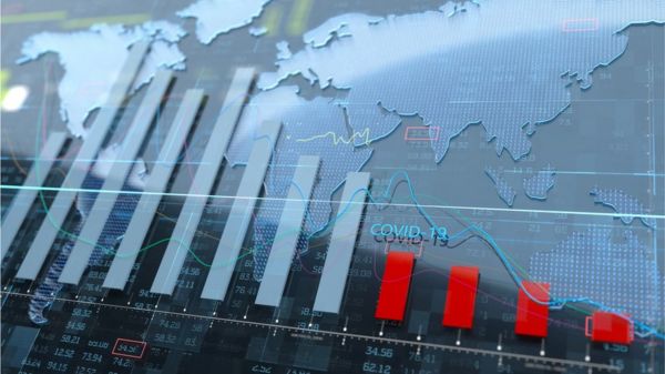 Коронавирус: Британия бросает все силы на ревакцинацию, против ковида хотят использовать жвачку