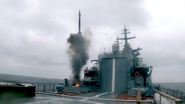 "Проворный" в огне: что сгорело на корвете в Санкт-Петербурге и для чего нужен этот корабль