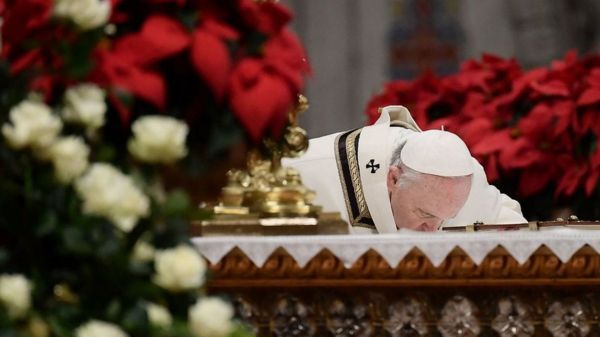 Рождество: фотографии празднеств в Вифлееме и мессы в Ватикане