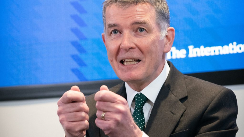 Дайджест: мир закрывается от "Омикрона", страны НАТО опять предупреждают Россию