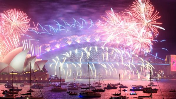 Фото: как мир встречает 2022 год