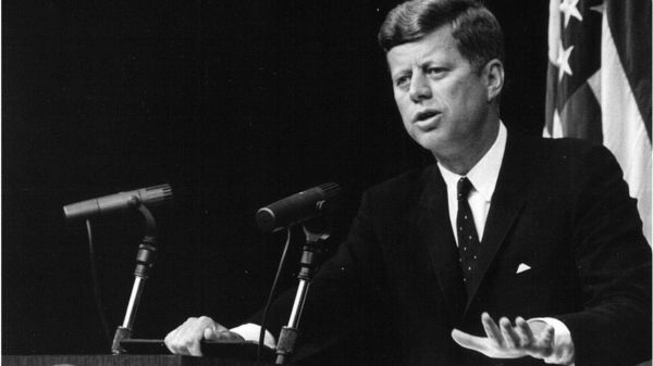 Убийство Кеннеди: агент "Перекати-поле", советские тосты и странные звонки. Что нового в рассекреченных документах по делу