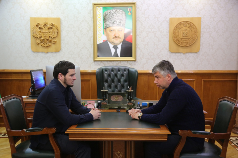 C фотографии главы Ростова пропали часы за 2,5 млн рублей. В мэрии это объяснили его нежеланием "выставлять напоказ" дорогие аксессуары