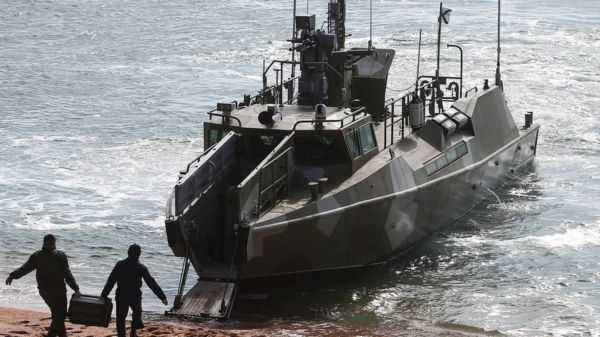 Дайджест: Россию предостерегают от вторжения на Украину, а Байдена - от заигрываний с Путиным