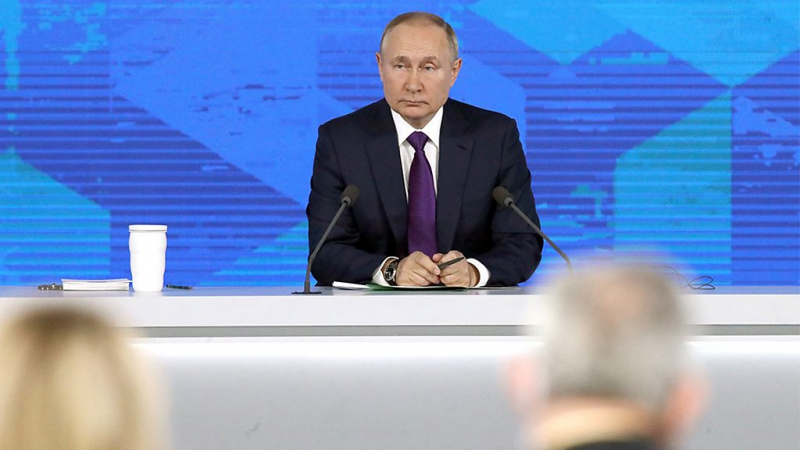 О политическом давлении, угрозе войны, НАТО и пытках. Пресс-конференция Путина в 100 и 500 словах