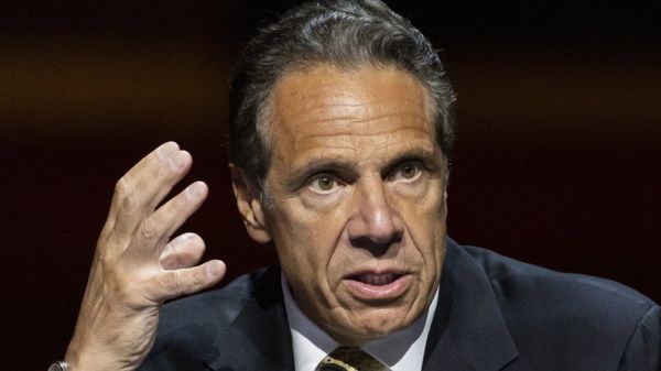 Си-эн-эн уволила Криса Куомо за помощь брату - экс-губернатору Нью-Йорка, обвиненному в домогательствах