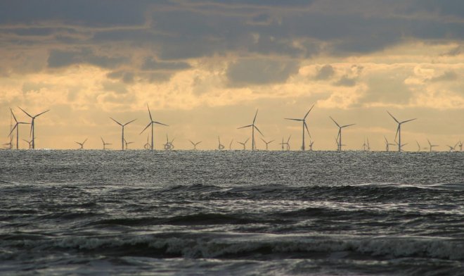 Самая большая в мире ветряная электростанция дала первую энергию