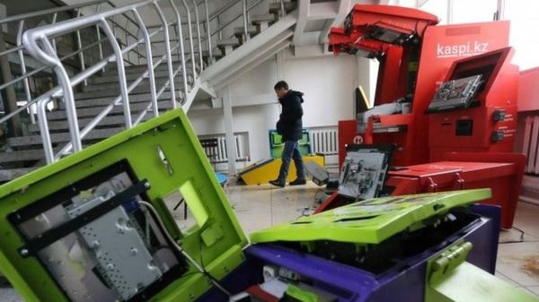 Казахстан: Токаев объявил о выводе войск ОДКБ и потребовал от бизнеса делиться с народом