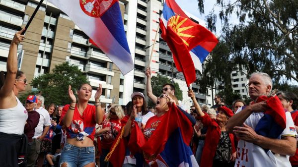 "Но-вакц" Джокович в Австралии. Теннисист объяснил суду, почему он поехал на турнир без прививки