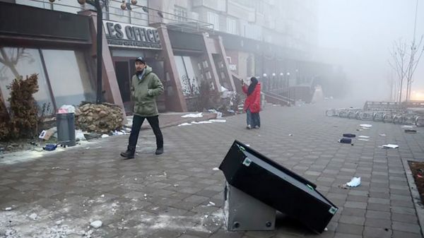 Казахстан: президент Токаев приказал стрелять на поражение, протесты в стране стихают