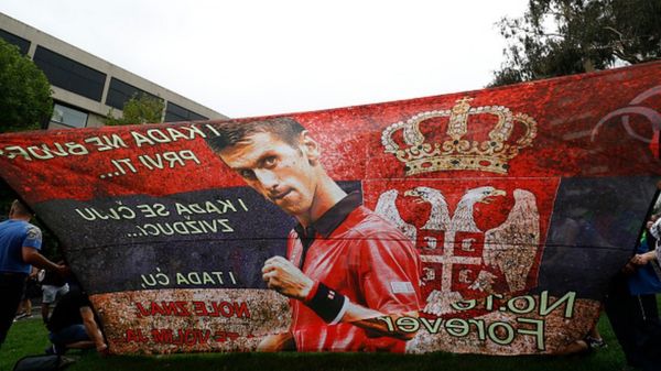 Вакцинный скандал на Australian Open: за Джоковича заступилась Сербия, Австралия выдворяет чешскую теннисистку