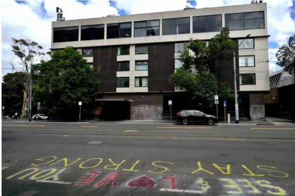 Суд разрешил Джоковичу остаться в Австралии и открыл ему путь на Australian Open, несмотря на отсутствие прививки