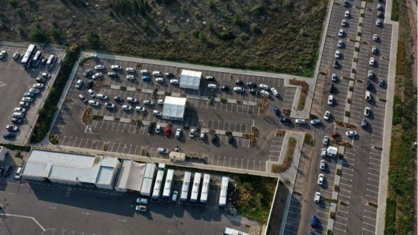 Вспышка "Омикрона" в Израиле может привести к коллективному иммунитету. Но цена его будет высока