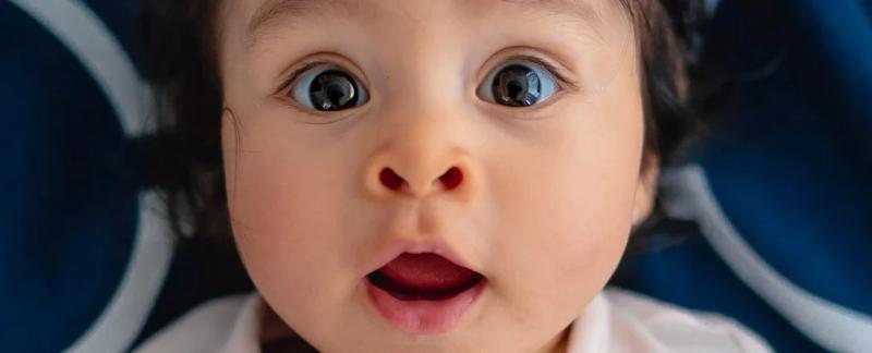 Эксперимент по борьбе с бедностью показывает, что лишние деньги меняют мозг младенцев