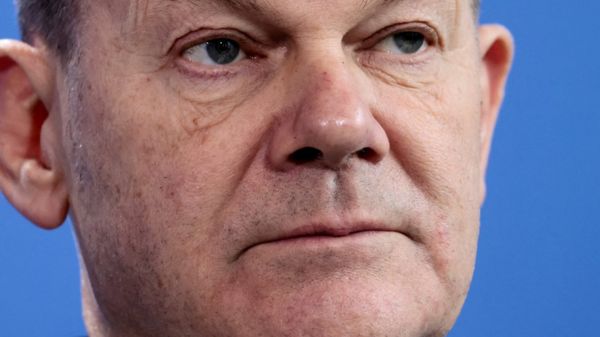 Дайджест: CША предупредили об "открытом окне" для вторжения России на Украину; Макрон едет в Москву