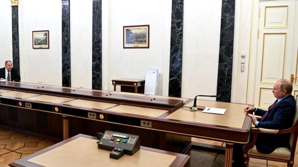 "Шанс есть всегда". Что Лавров и Шойгу сказали Путину о переговорах с Западом и учениях