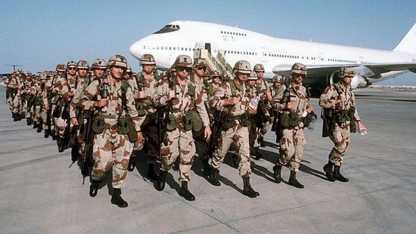 Кризис вокруг Украины: США отправляют в Европу 3 тыс. военных, Путин пожаловался Джонсону на Киев