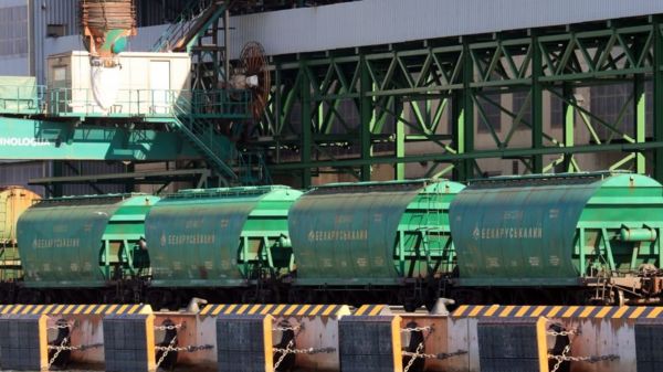 Лукашенко не хочет отпускать российских военных; философ Мацкевич прекратил голодовку. Главное в Беларуси за неделю