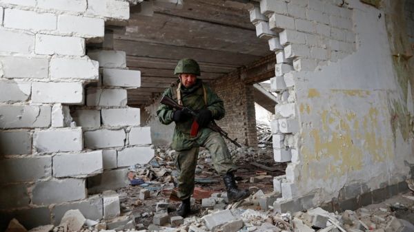 ДНР и ЛНР объявили эвакуацию населения в Россию. Что там происходит