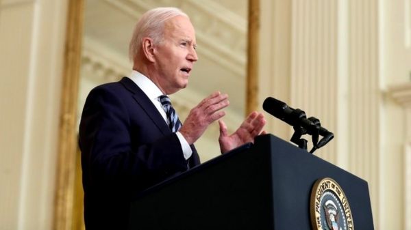 Сбербанк попал под санкции США. Кого еще наказал Байден за вторжение в Украину