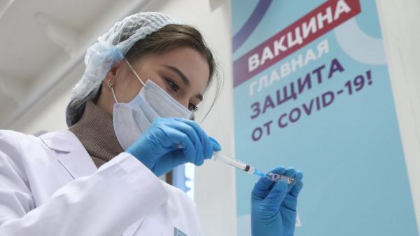Что происходит с вакцинацией в России на фоне новой волны коронавируса