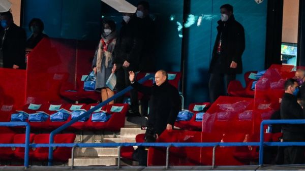 "Быстрее, выше, сильнее, вместе" и кадры со "спящим" Путиным. В Пекине прошла церемония открытия Зимних Олимпийских игр