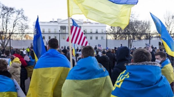 Кризис вокруг Украины: разведка США считает, что Россия готовит "расстрельные списки", Украина не ждет вторжения в начале недели