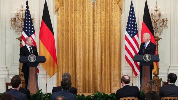 "Следующие дни будут решающими". Путин и Макрон говорили об Украине почти шесть часов