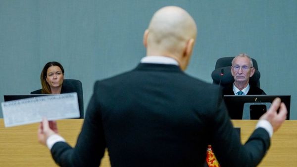Норвежский суд отказал неонацисту Брейвику в досрочном освобождении
