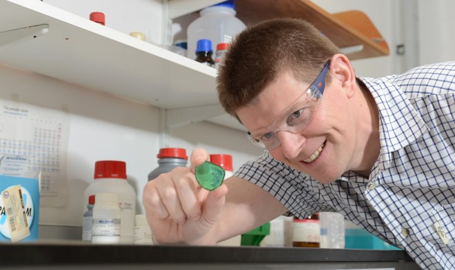 Биоактивное стекло второго поколения уничтожает микробы в 100 раз эффективнее первого