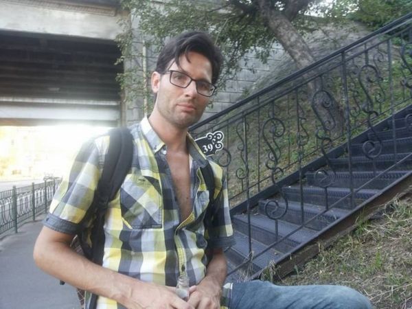 "Едем во Львов, а там решим". Как иностранцы реагируют на требования покинуть Украину