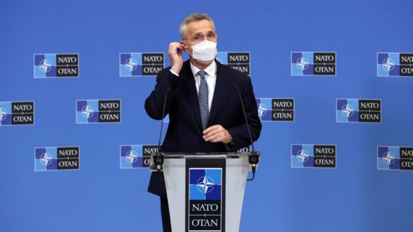 Кризис вокруг Украины: НАТО и Киев не видят признаков отвода войск