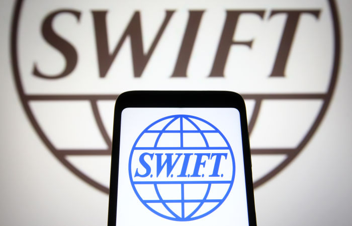 CNN заявил, что отключение банков РФ от SWIFT создаст проблемы крупным экономикам Европы