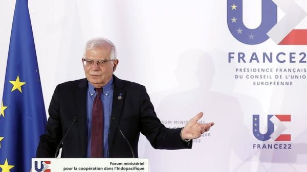 ЕС ввел санкции против 351 депутата Госдумы в ответ на признание ДНР и ЛНР