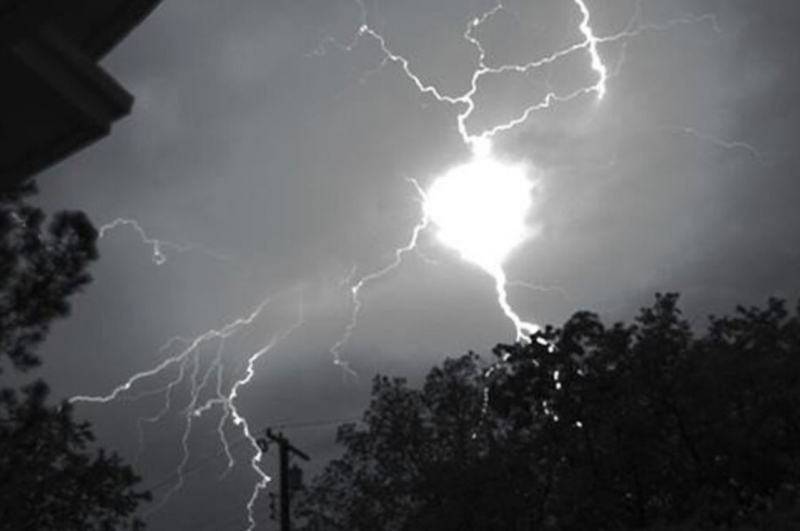 ученый рассказал, сколько собрано свидетельств появления шаровой молнии