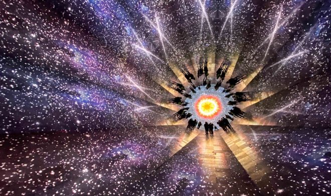 В Саудовской Аравии показали туннель-калейдоскоп с психоделическими визуальными эффектами