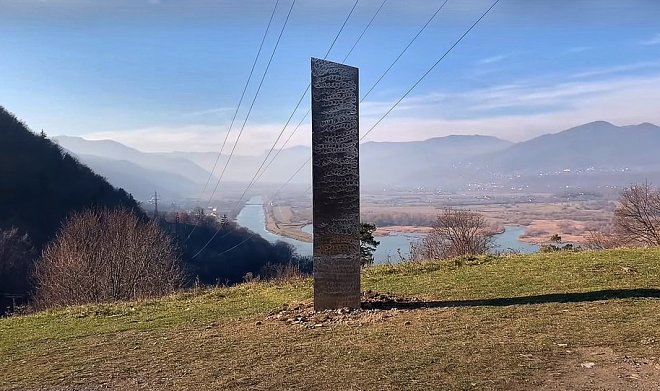 Загадочный металлический монолит исчез из Юты и появился в Румынии