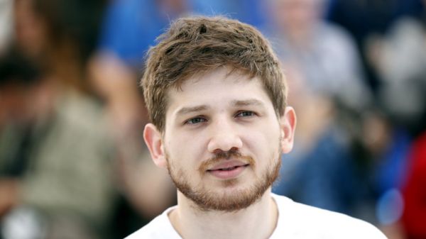 "Никогда не думала, что мне будет стыдно за Россию". Деятели культуры уезжают в знак протеста против войны с Украиной