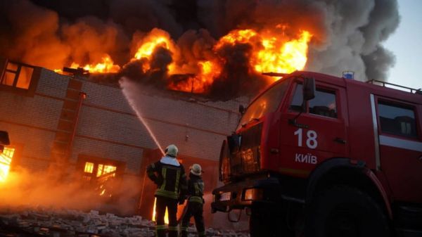 "Ровно в четыре часа Киев бомбили". Почему Россия часто обстреливает Украину на рассвете