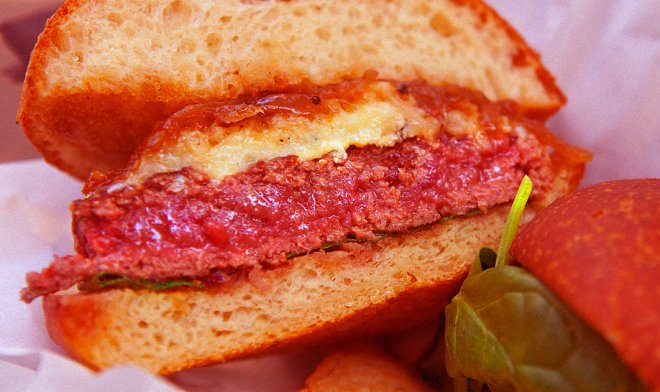Серьезная проблема: в искусственном мясе содержится вполне настоящая кровь