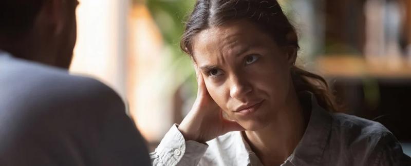 Ученые выяснили, что делает человека скучным, и результаты оказались неожиданными