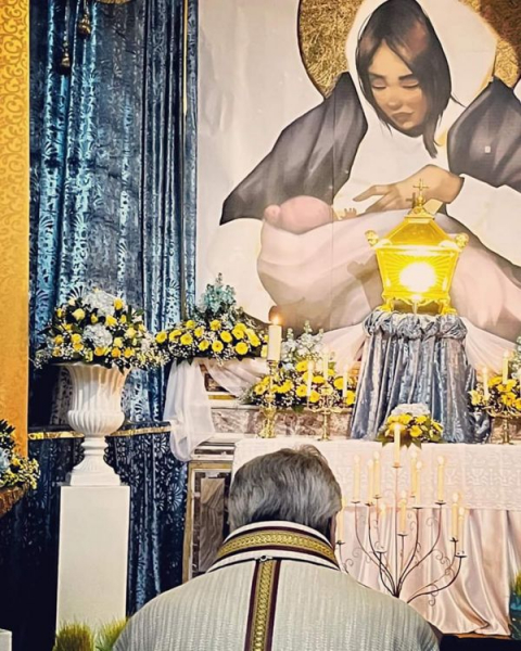 Мадонна из киевского метро. Как фото женщины с младенцем стало иконой в храме Неаполя