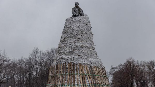 Освобождение Ирпеня, новые жертвы и не падающая духом Одесса. Пятая неделя войны в фотографиях