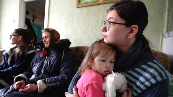 Жители села Обуховичи под Киевом: "Российские военные использовали нас в качестве живого щита"